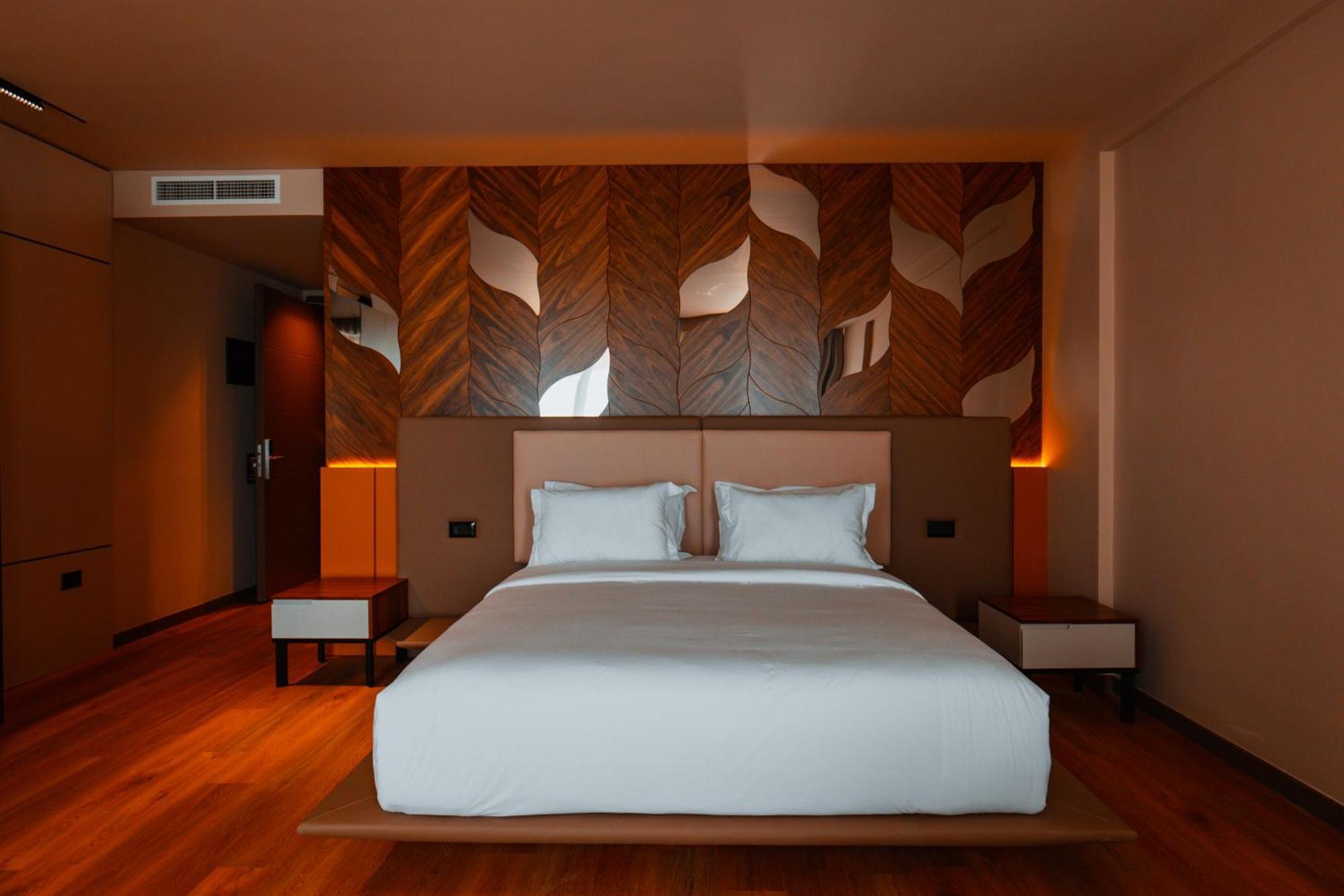Royal G Deluxe Hotel Shkallnur Ngoại thất bức ảnh