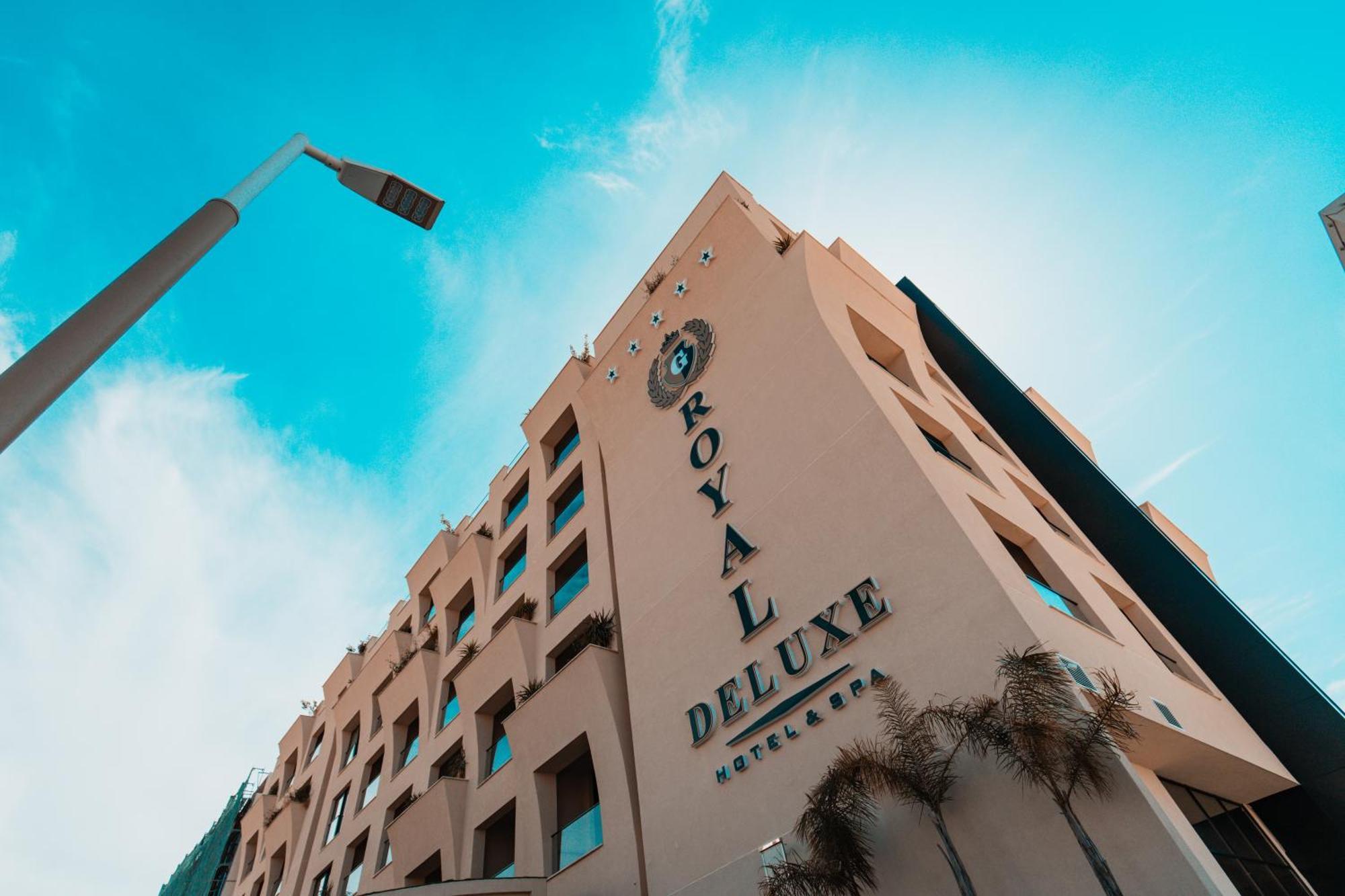 Royal G Deluxe Hotel Shkallnur Ngoại thất bức ảnh