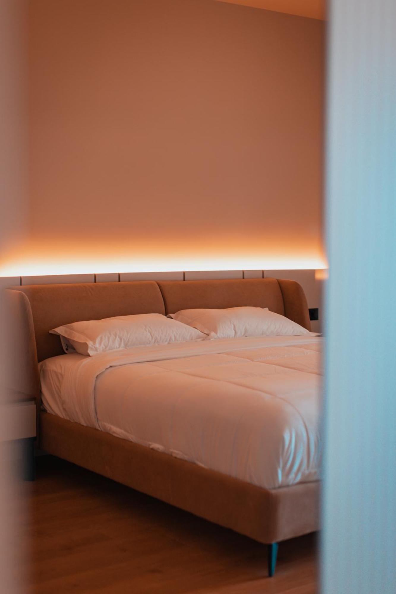 Royal G Deluxe Hotel Shkallnur Ngoại thất bức ảnh